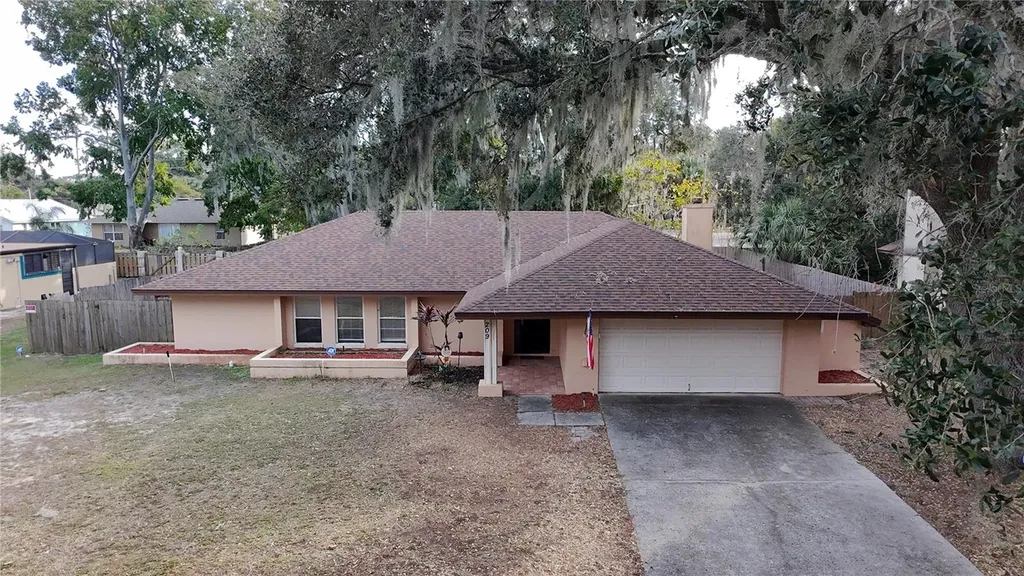 209 First Street Tavares FL 32778