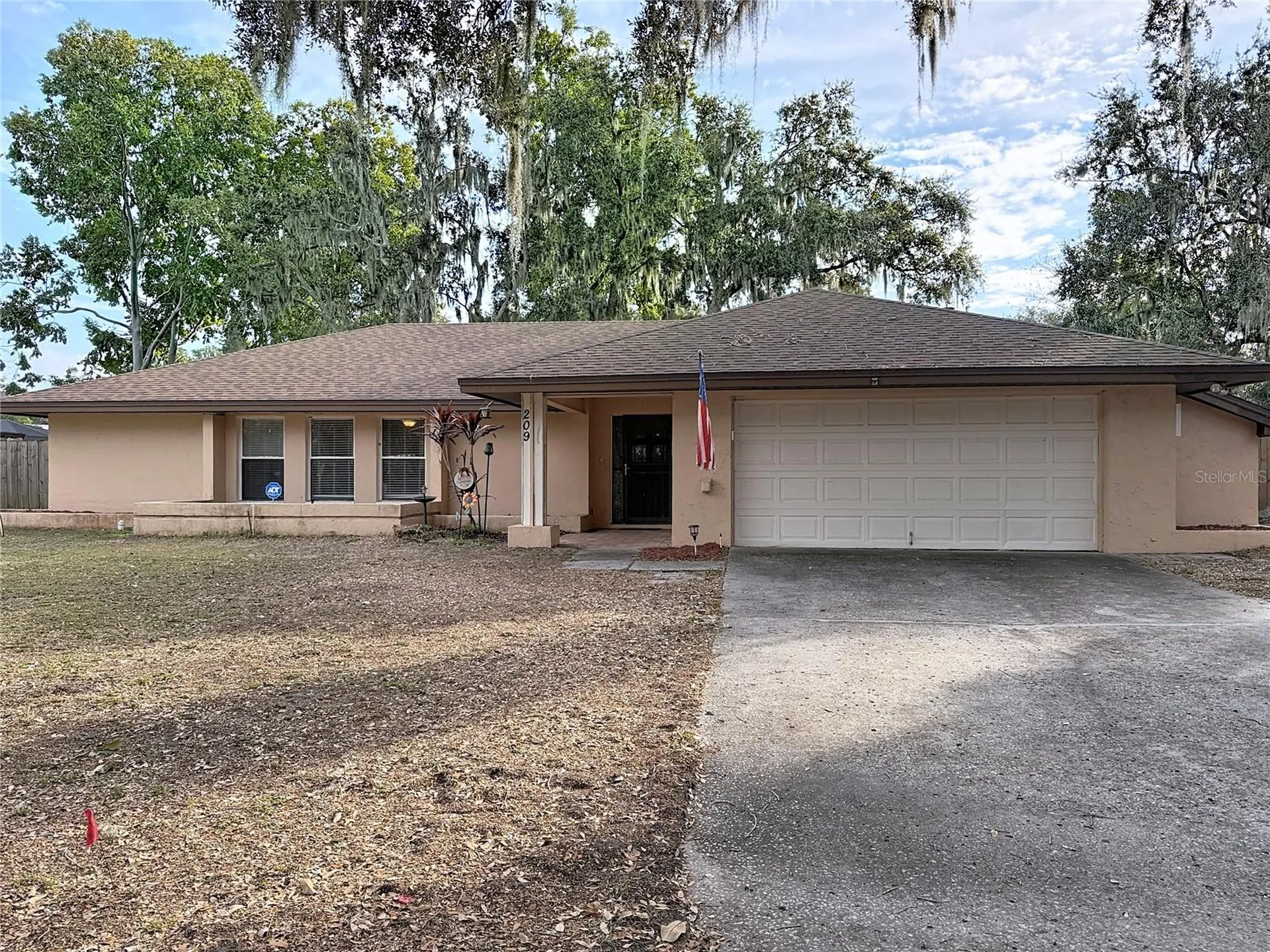 209 First Street Tavares FL 32778