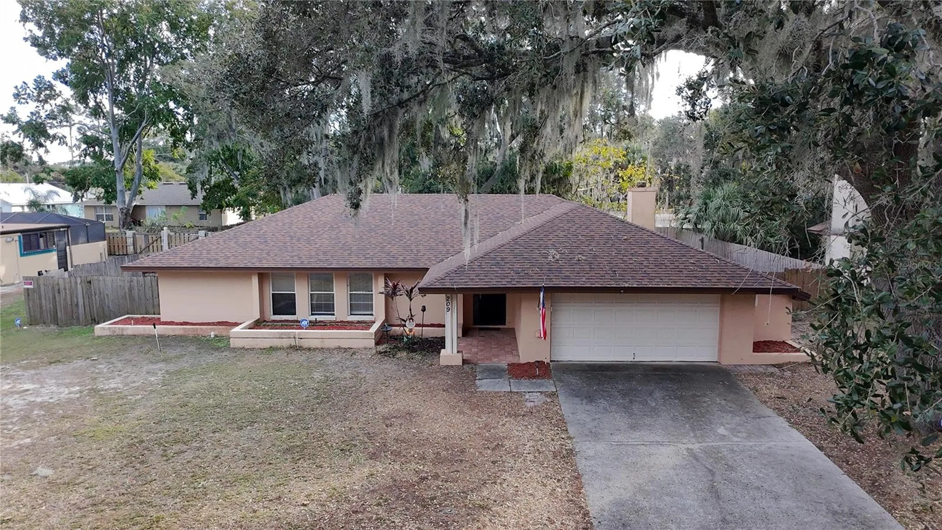 209 First Street Tavares FL 32778