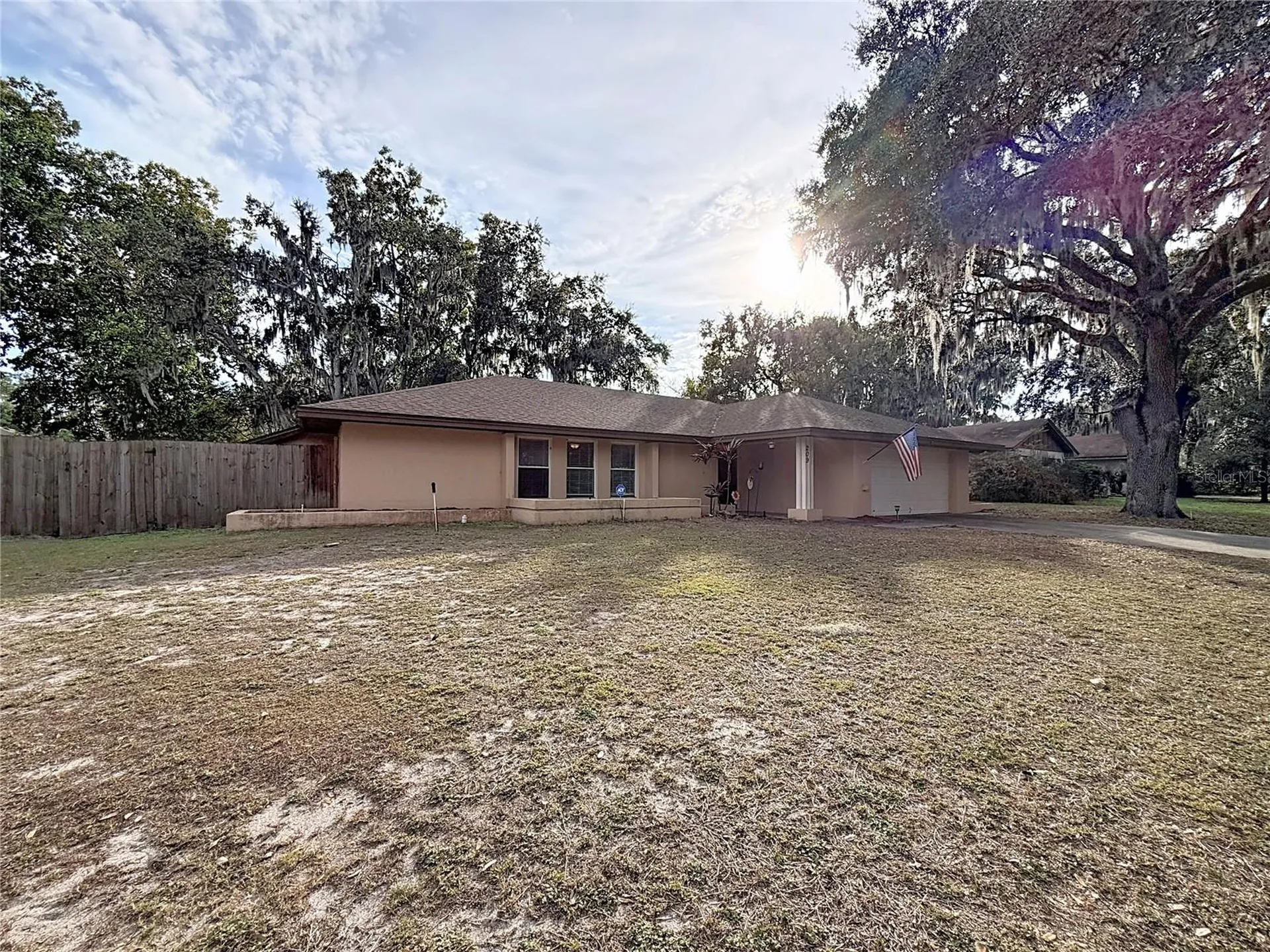 209 First Street Tavares FL 32778