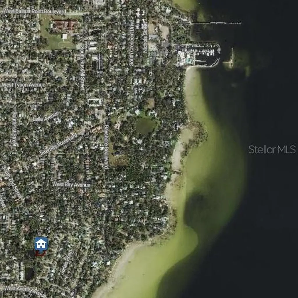 6213 Sanders Drive Tampa FL 33611