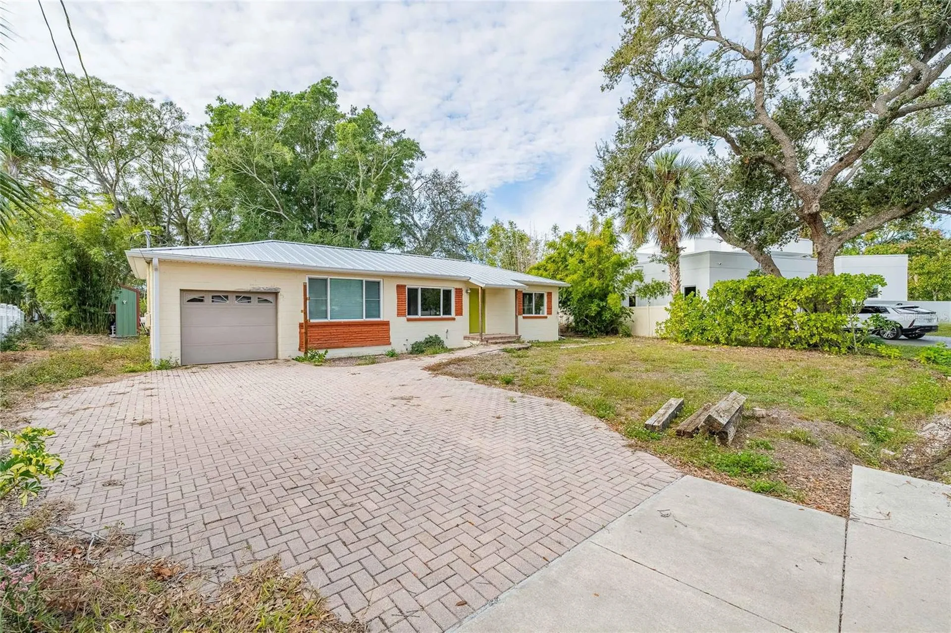 6213 Sanders Drive Tampa FL 33611