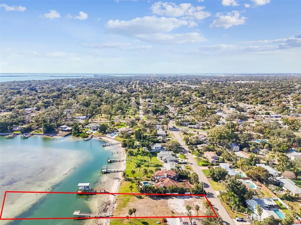 6330 Bahama Shores Drive S St Petersburg FL 33705