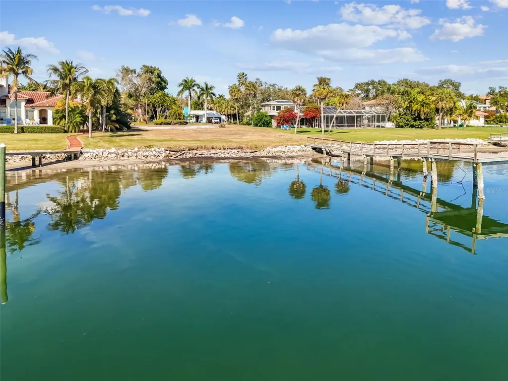 6330 Bahama Shores Drive S St Petersburg FL 33705