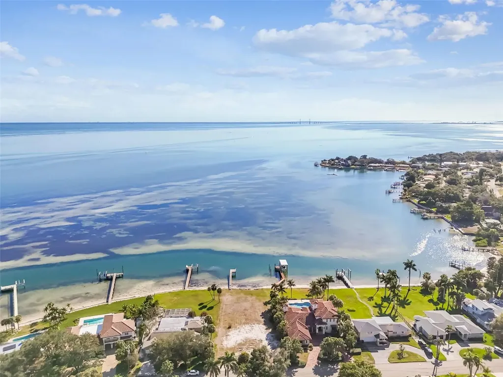 6330 Bahama Shores Drive S St Petersburg FL 33705