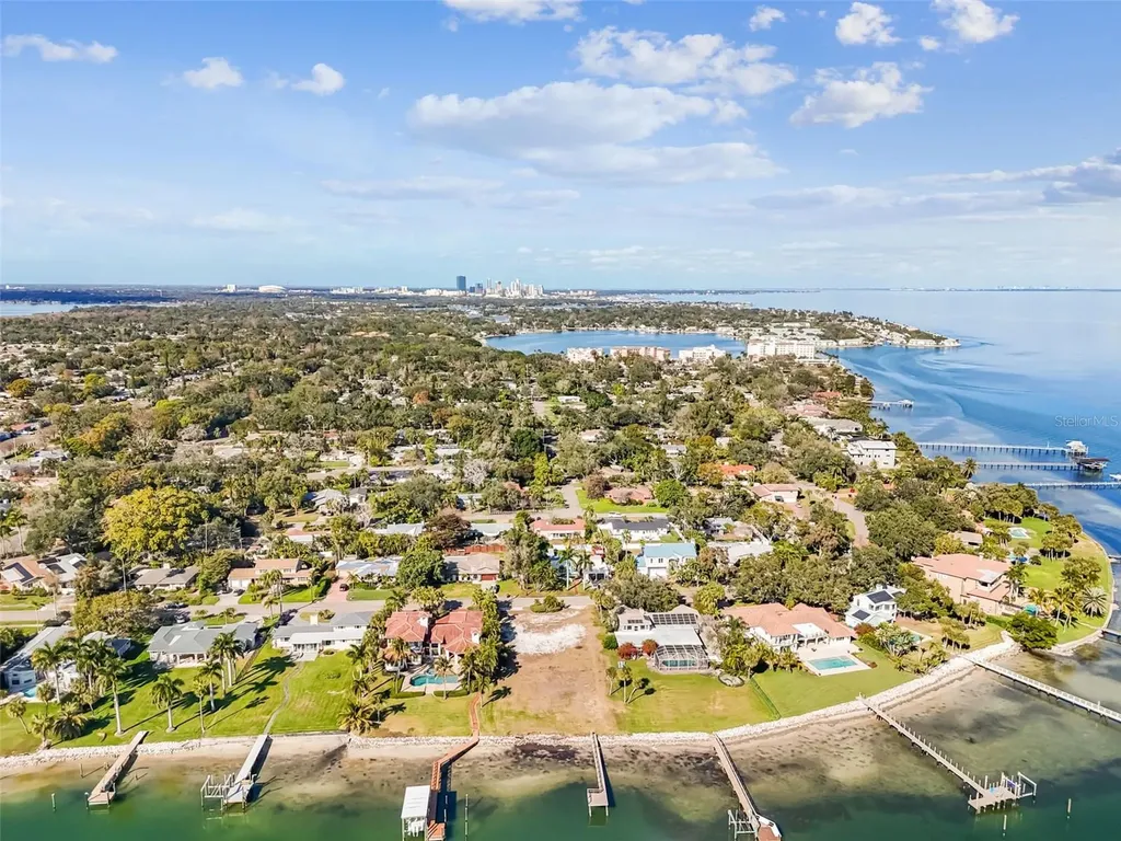 6330 Bahama Shores Drive S St Petersburg FL 33705