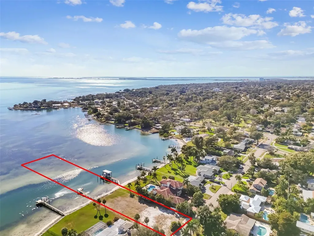 6330 Bahama Shores Drive S St Petersburg FL 33705