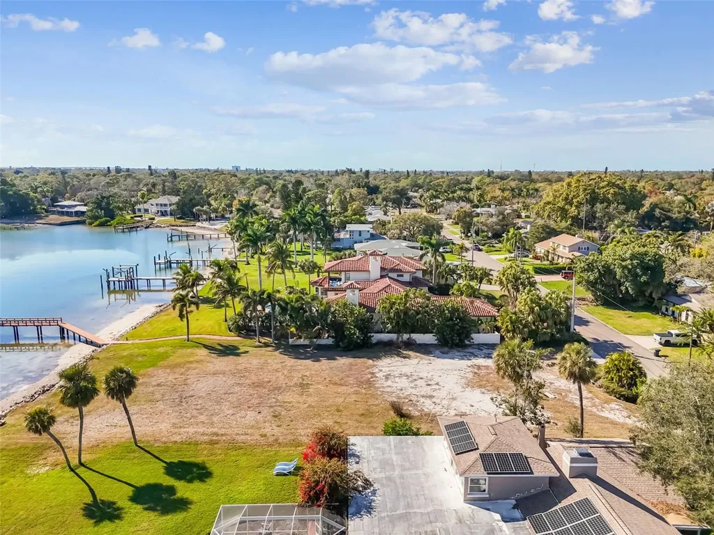 6330 Bahama Shores Drive S St Petersburg FL 33705