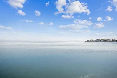 6330 Bahama Shores Drive S St Petersburg FL 33705