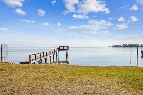 6330 Bahama Shores Drive S St Petersburg FL 33705