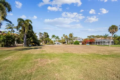 6330 Bahama Shores Drive S St Petersburg FL 33705