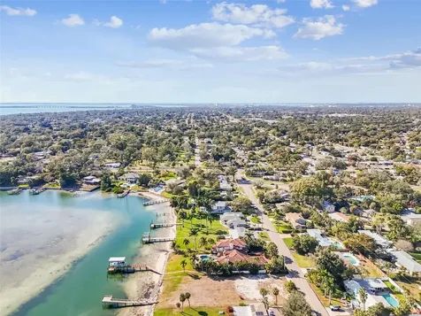 6330 Bahama Shores Drive S St Petersburg FL 33705
