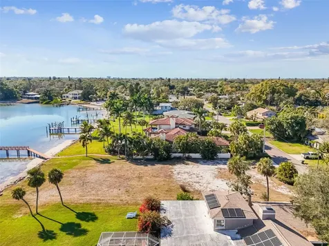 6330 Bahama Shores Drive S St Petersburg FL 33705