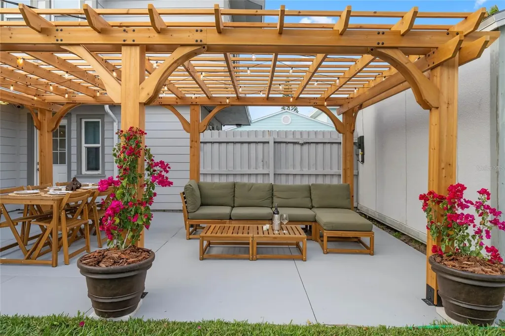 1409 Southard Avenue New Smyrna Beach FL 32169