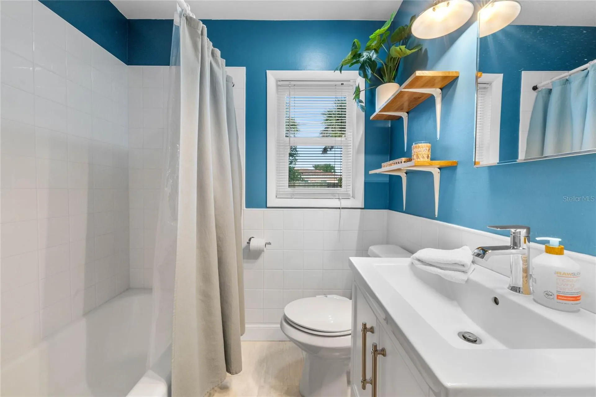 1409 Southard Avenue New Smyrna Beach FL 32169