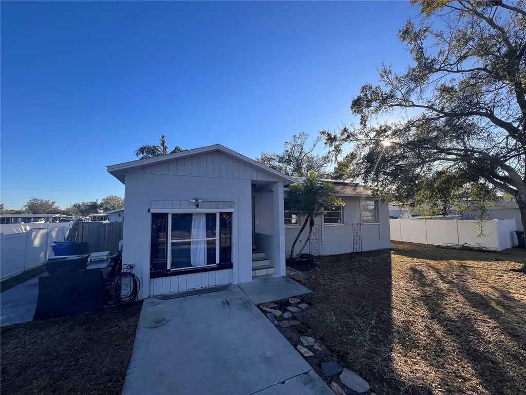 520 Fairhope Drive Apollo Beach FL 33572