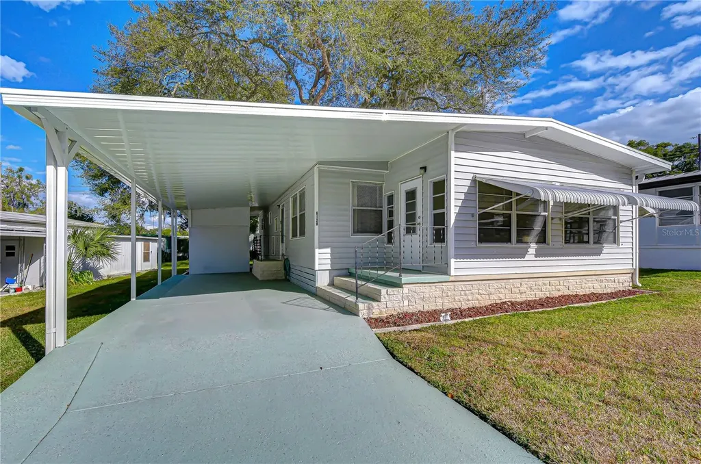 6128 Ridgewood Drive Zephyrhills FL 33542