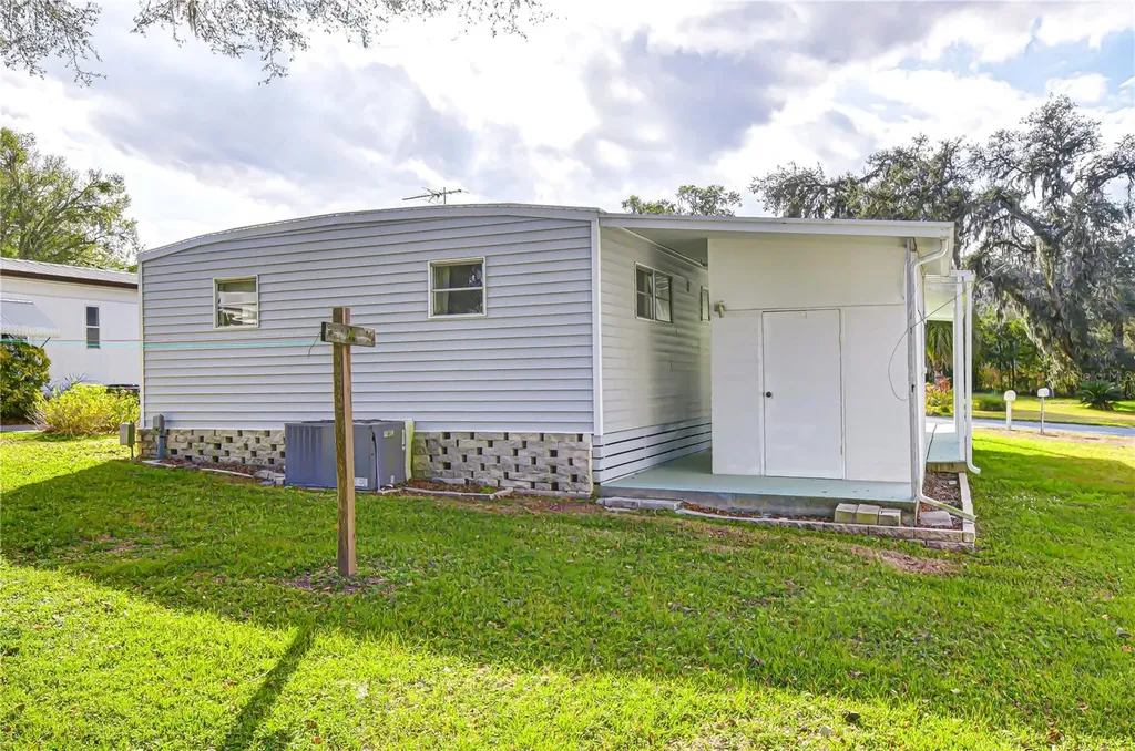 6128 Ridgewood Drive Zephyrhills FL 33542