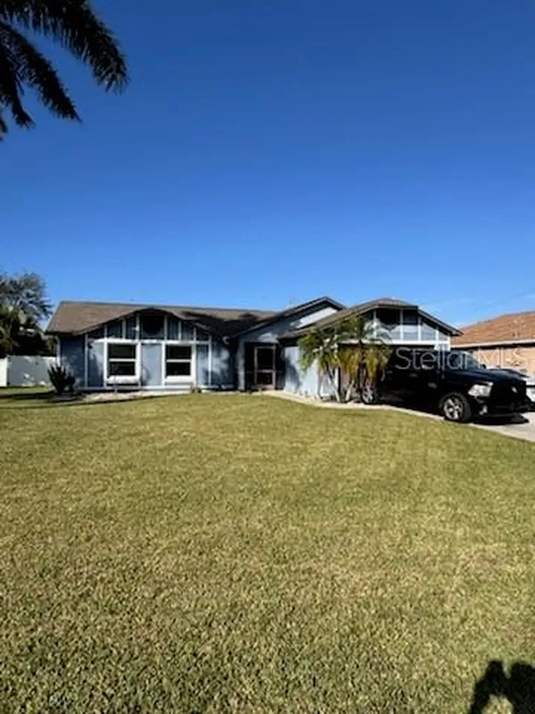 32 NE 13th Place Cape Coral FL 33909