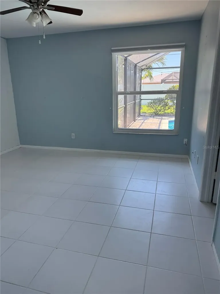 32 NE 13th Place Cape Coral FL 33909