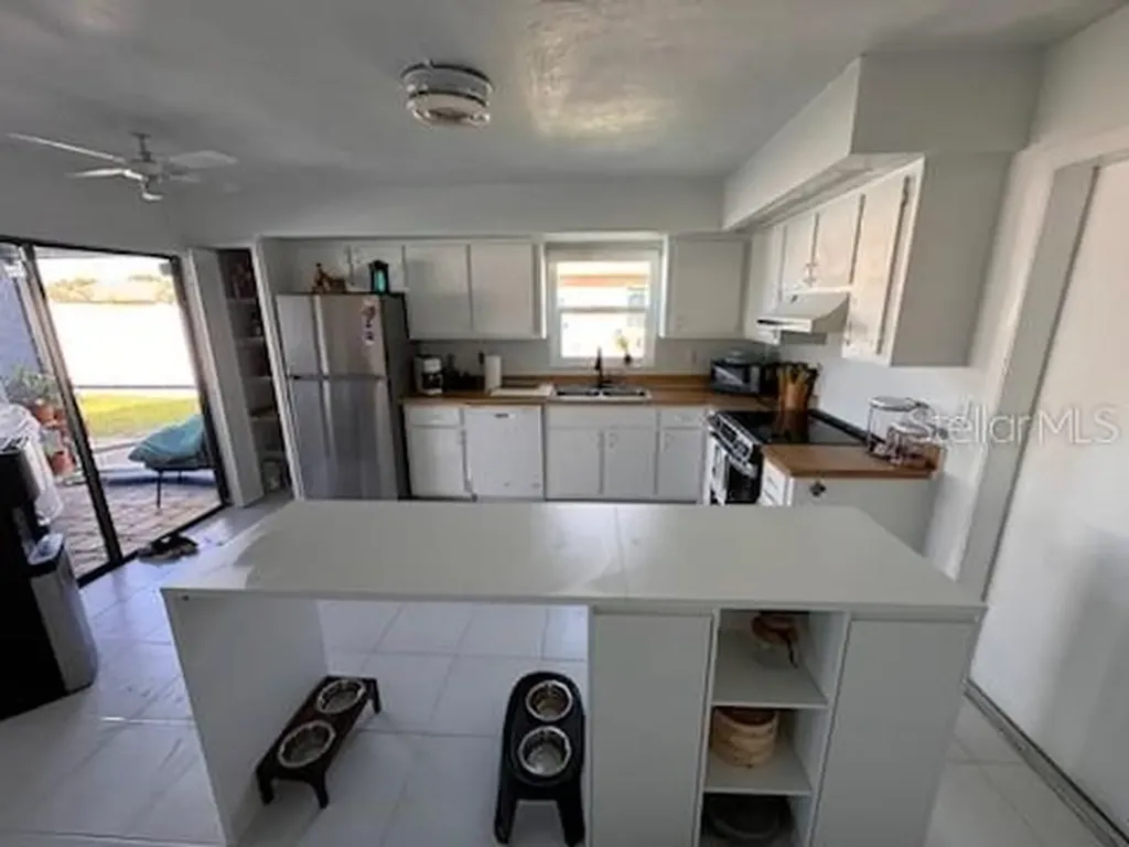 32 NE 13th Place Cape Coral FL 33909