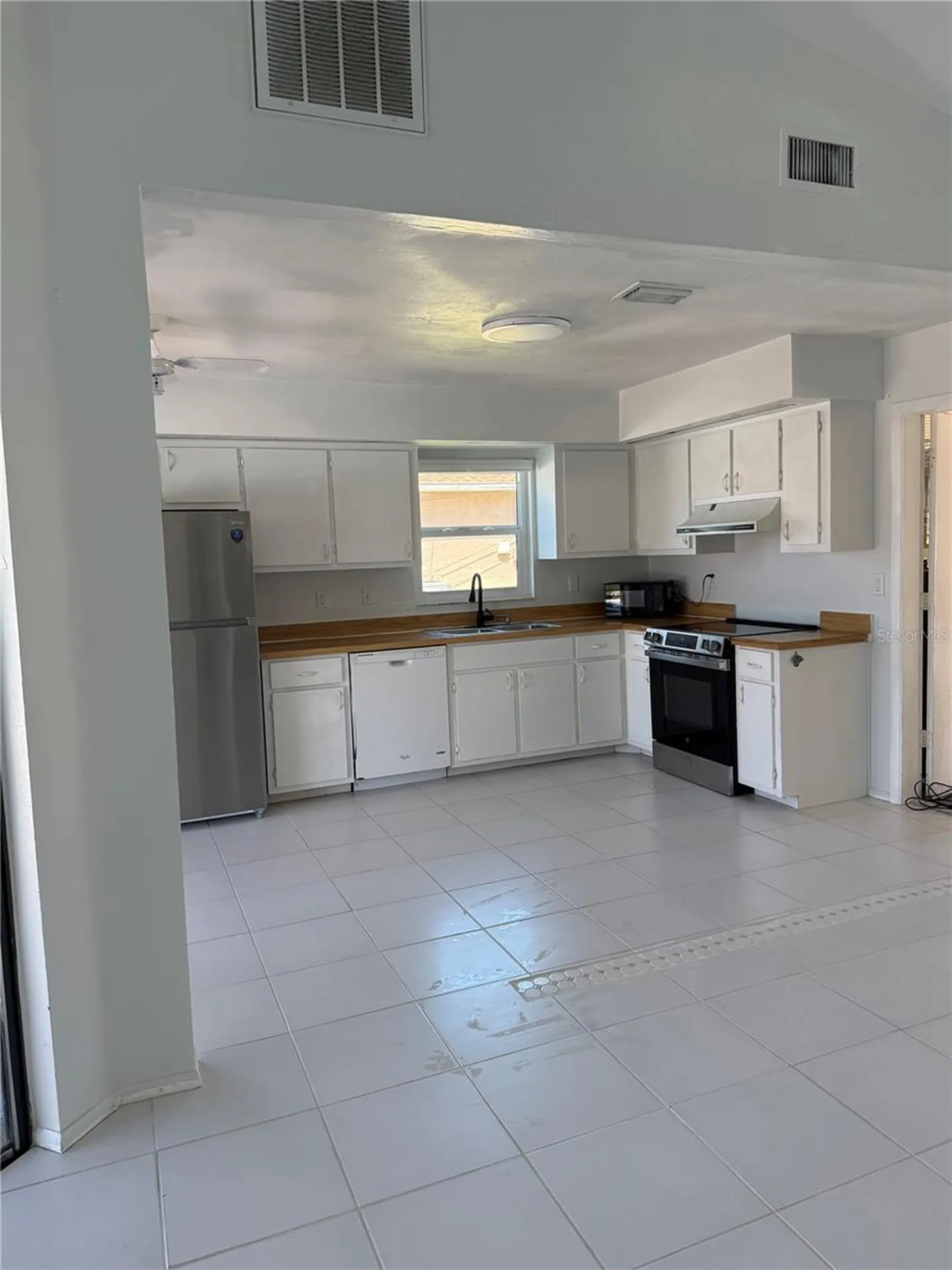 32 NE 13th Place Cape Coral FL 33909