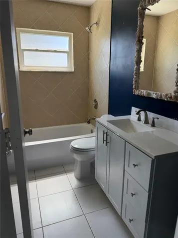 32 NE 13th Place Cape Coral FL 33909