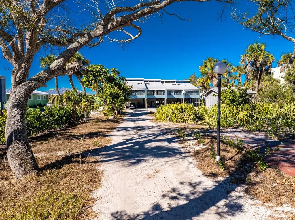 5030 N Beach Road Englewood FL 34223