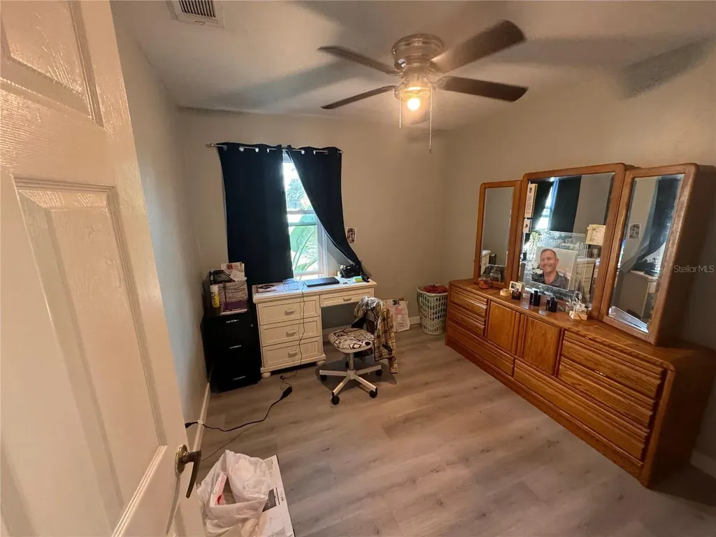 1323 NW 7th Place Cape Coral FL 33993