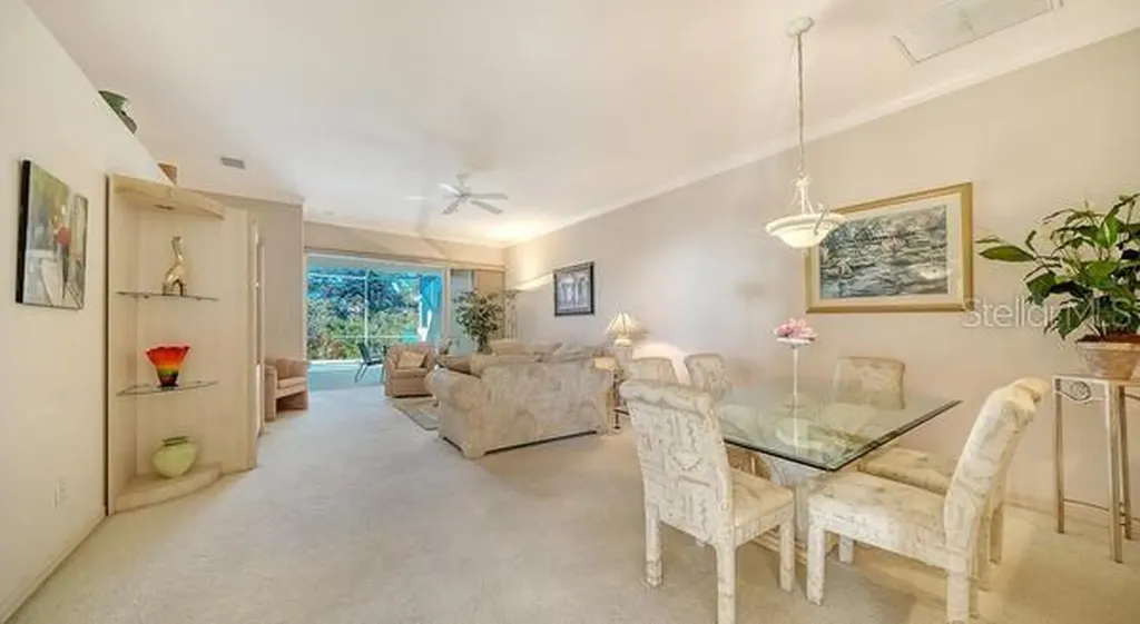 9559 Forest Hills Circle Sarasota FL 34238