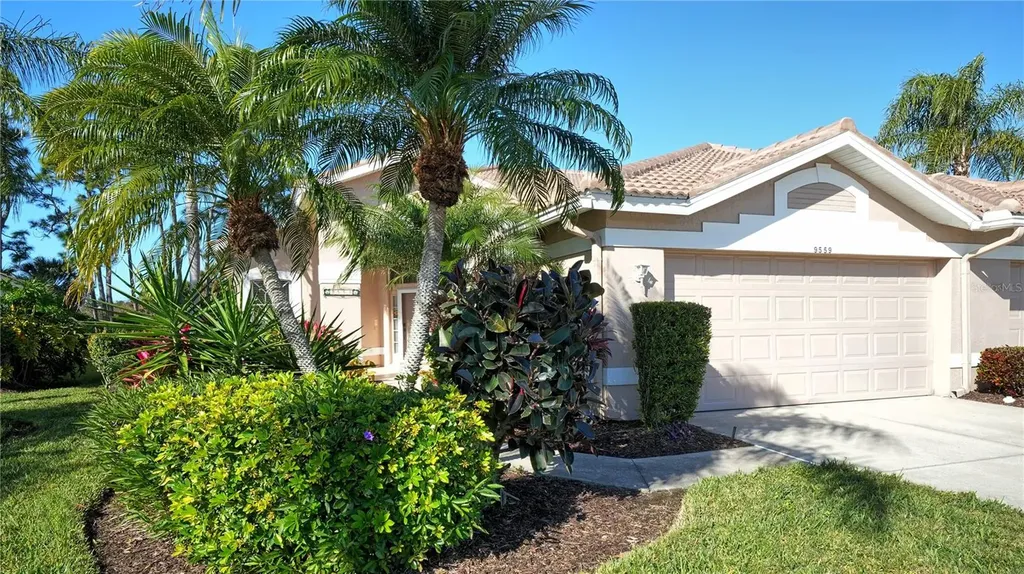 9559 Forest Hills Circle Sarasota FL 34238