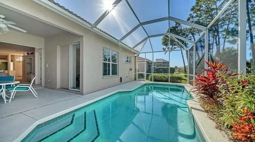 9559 Forest Hills Circle Sarasota FL 34238