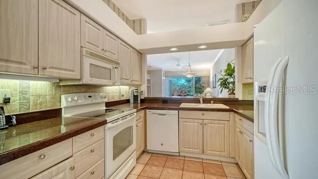 9559 Forest Hills Circle Sarasota FL 34238