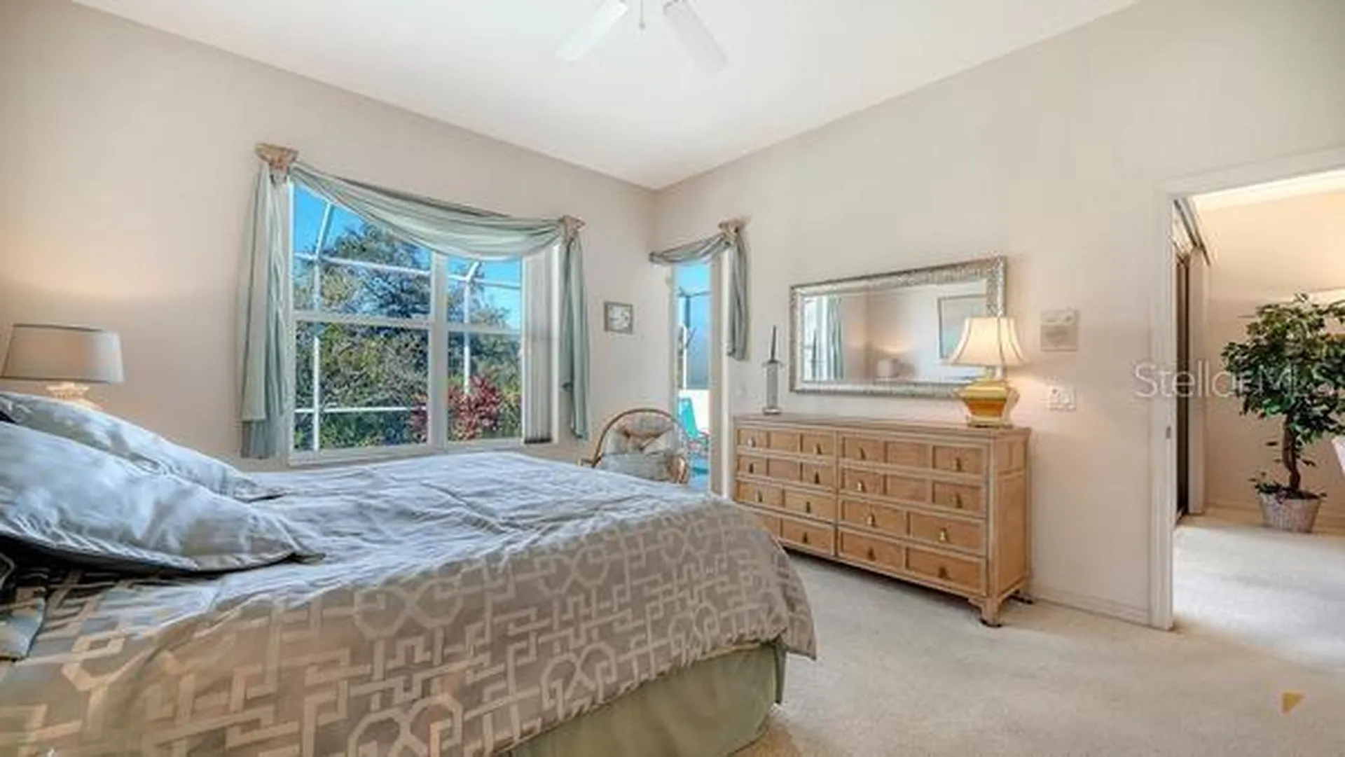 9559 Forest Hills Circle Sarasota FL 34238