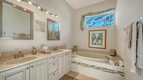 9559 Forest Hills Circle Sarasota FL 34238