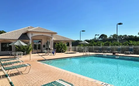 9559 Forest Hills Circle Sarasota FL 34238