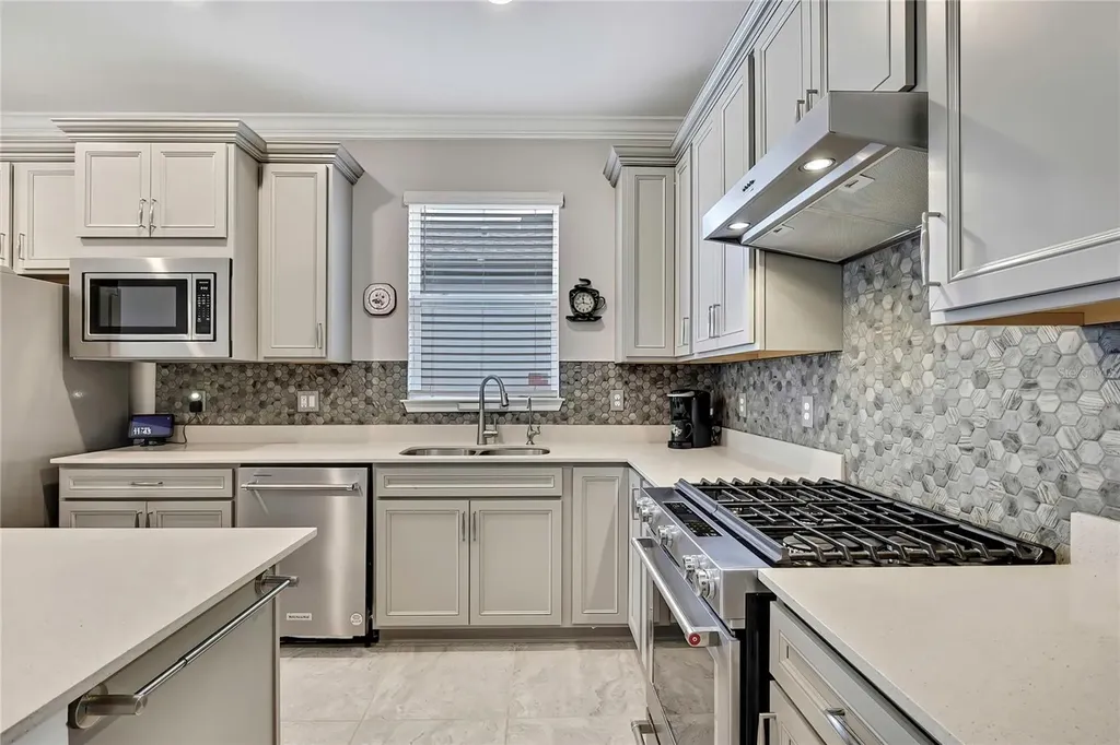 5503 Blue Crush Bend Land O Lakes FL 34638