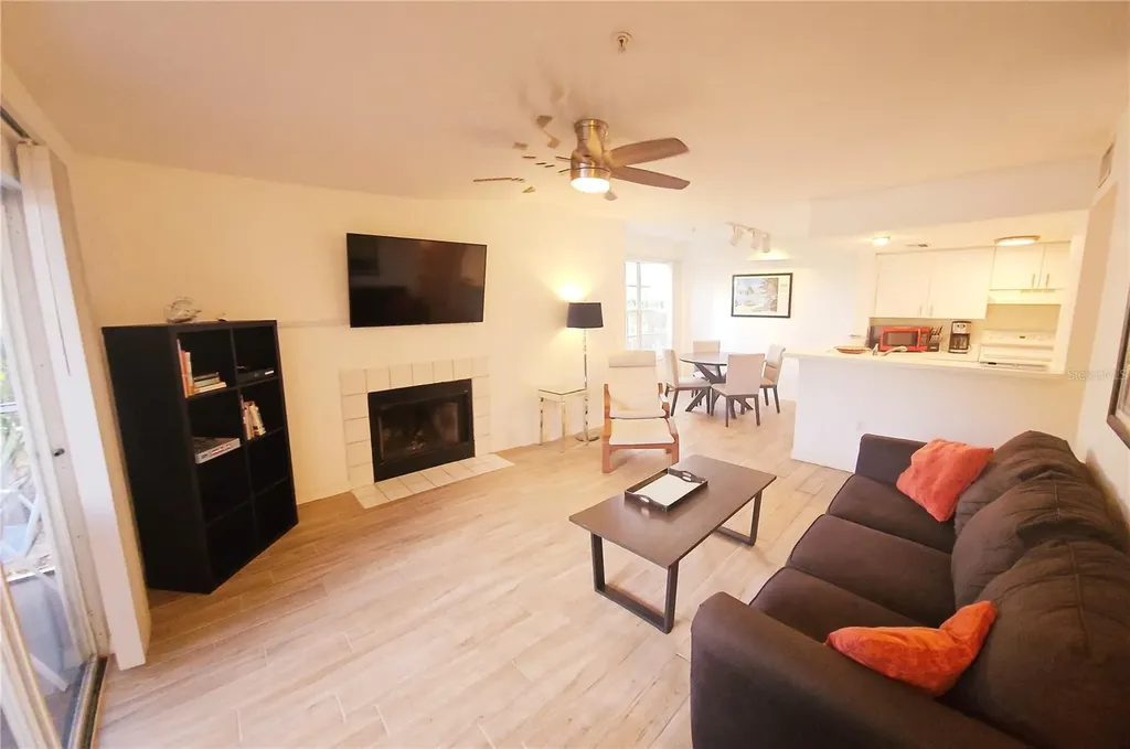 850 S Tamiami Trail Sarasota FL 34236