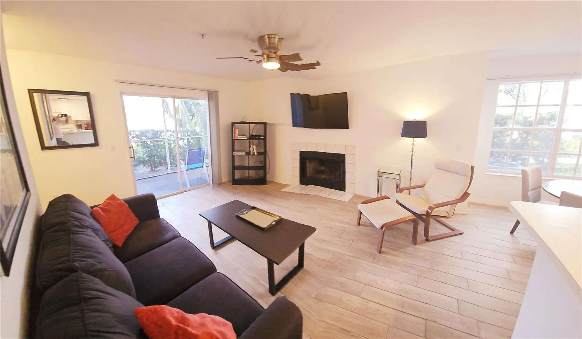 850 S Tamiami Trail Sarasota FL 34236