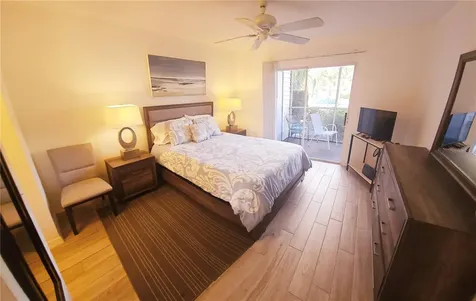 850 S Tamiami Trail Sarasota FL 34236