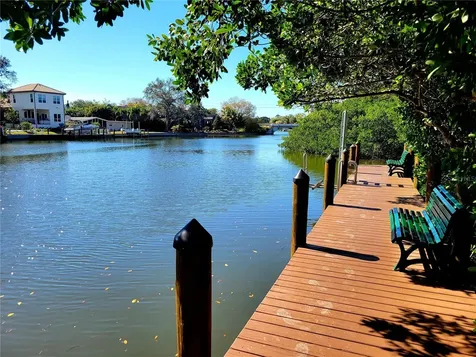 850 S Tamiami Trail Sarasota FL 34236
