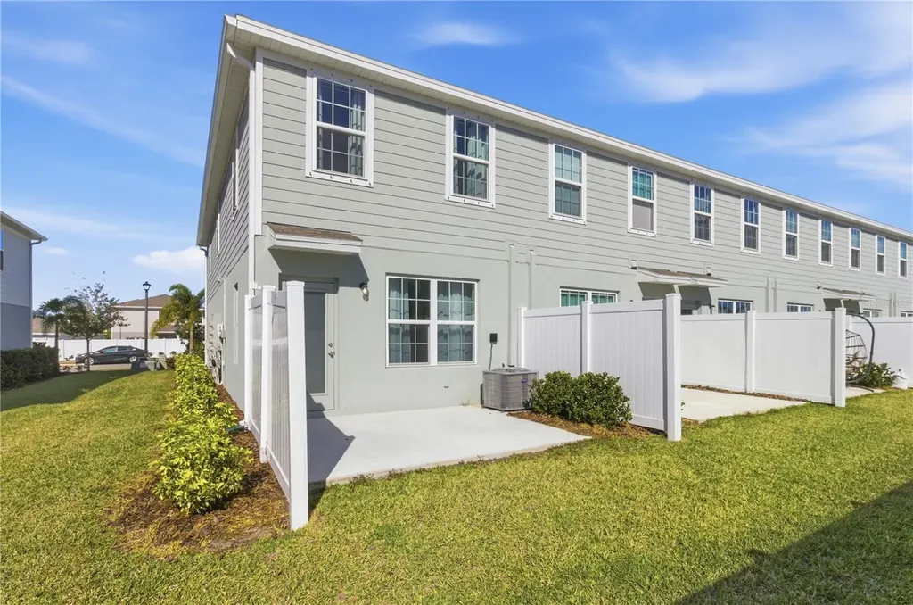 4740 Old Blush Street Bradenton FL 34211