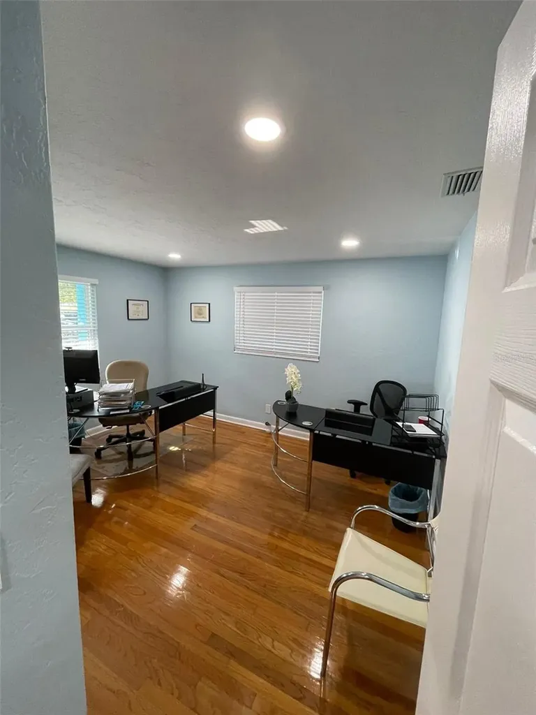 5741 9th Avenue N St Petersburg FL 33710