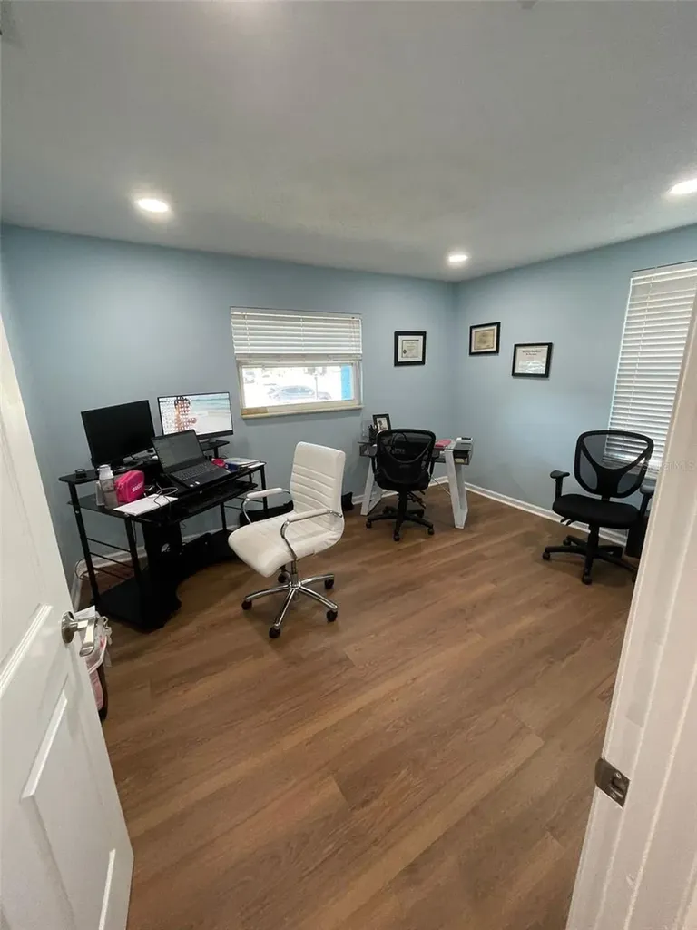 5741 9th Avenue N St Petersburg FL 33710