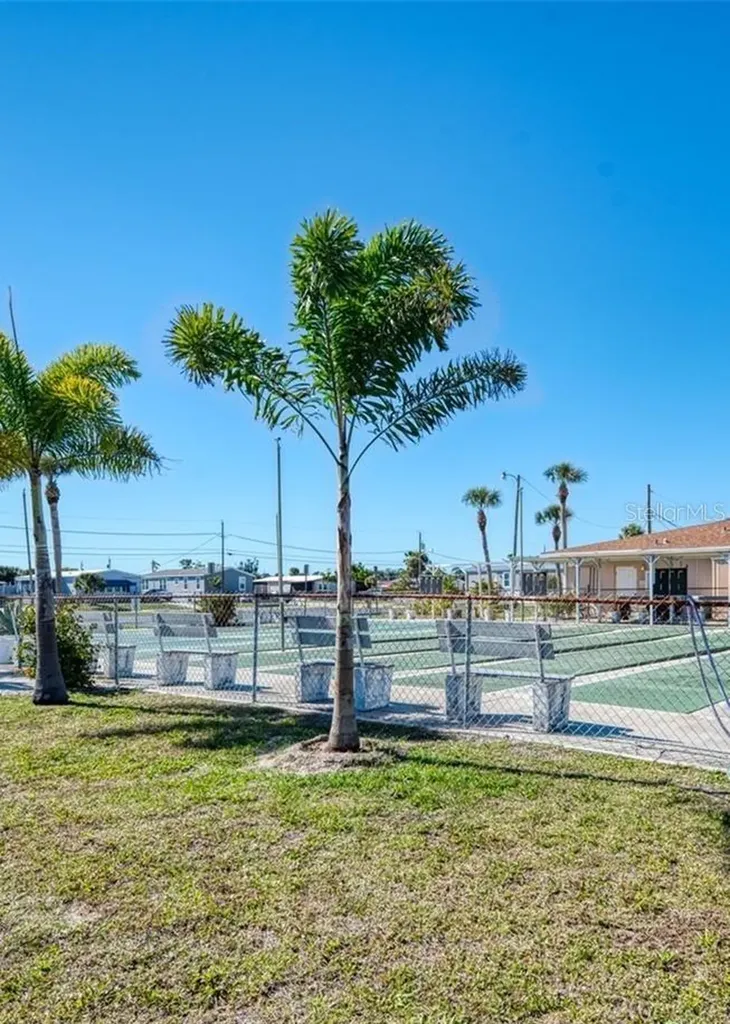 1422 Flamingo Drive Englewood FL 34224