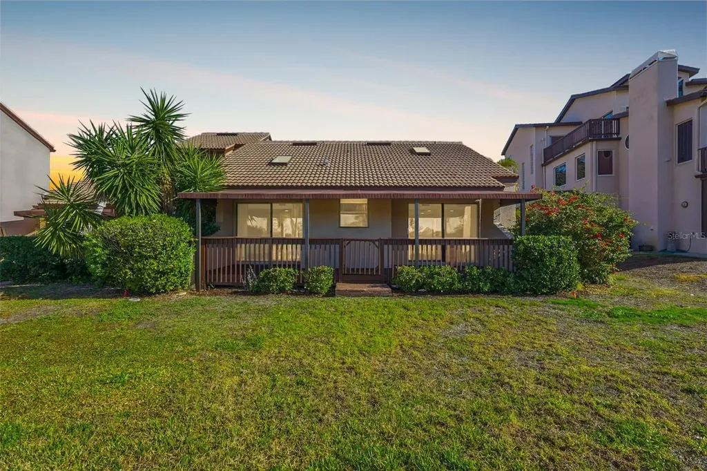 1310 Pelican Creek Crossing St Petersburg FL 33707