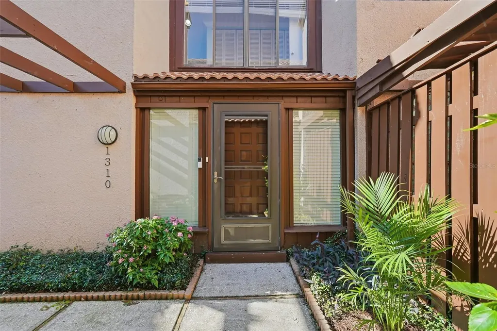 1310 Pelican Creek Crossing St Petersburg FL 33707