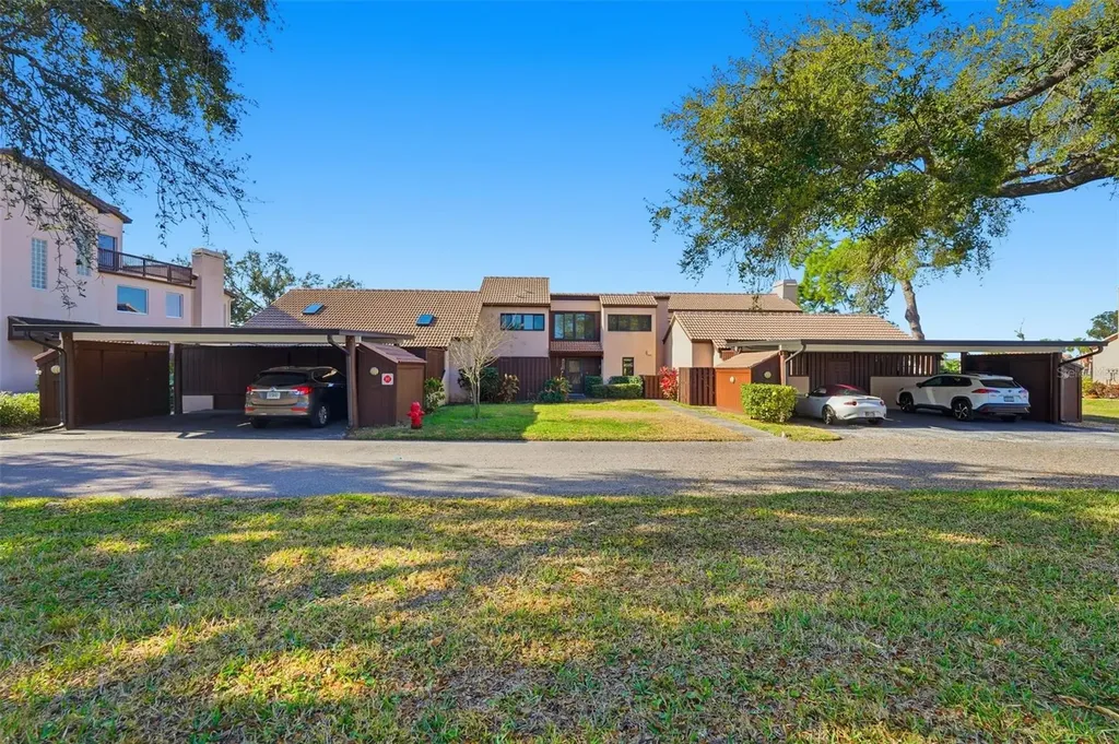 1310 Pelican Creek Crossing St Petersburg FL 33707