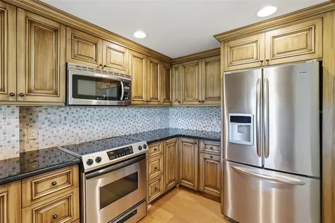 1310 Pelican Creek Crossing St Petersburg FL 33707
