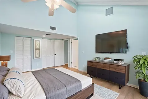 1310 Pelican Creek Crossing St Petersburg FL 33707